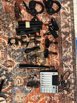Complete 2-Person Podcast Setup RODECaster Pro II + 2x Shure MV7 + More