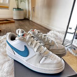 Nike Dunk Lows Size 5.5youth