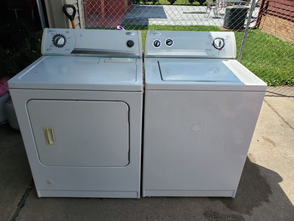 whirlpool washer and gas dryer set (driveway or curbside drop off available)