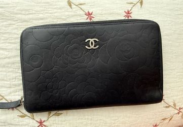 Chanel Zippy Wallet w COA $100