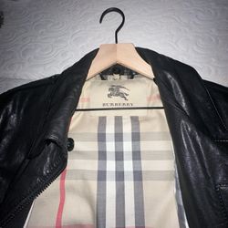 Burberry Authentick jacket Barely Used