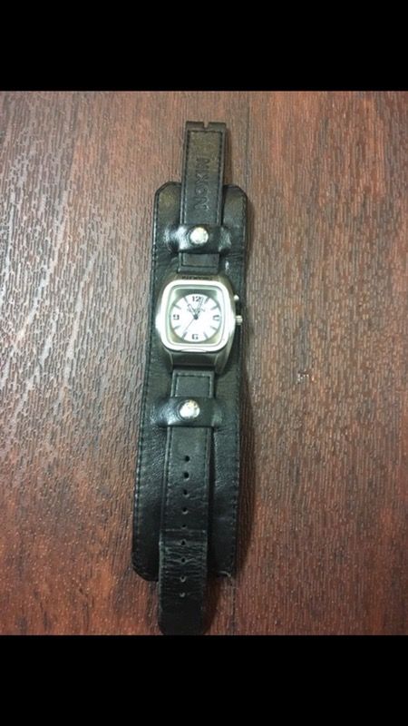 Nixon the Rocker watch (Needs battery and buckle for band)