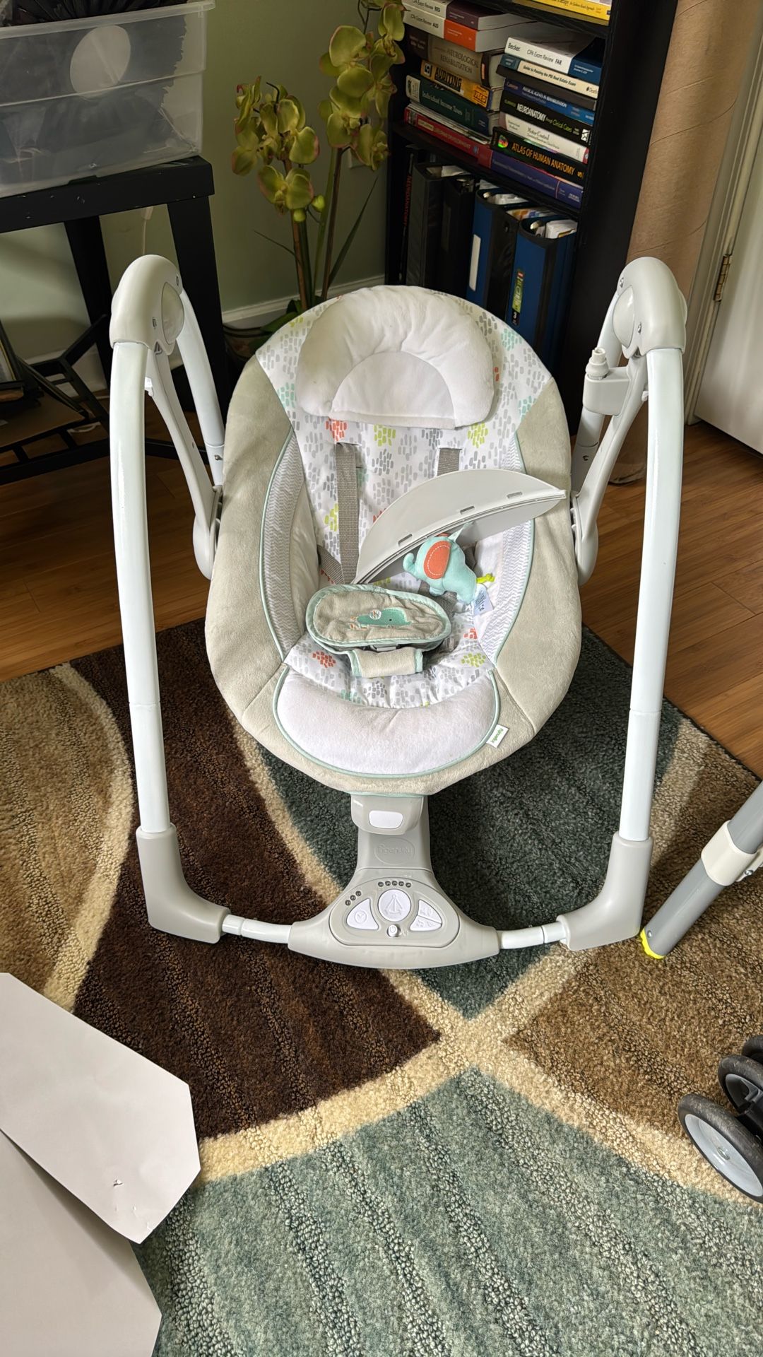 Ingenuity ConvertMe 2-in-1 Compact Portable Automatic Baby Swing & Infant Seat