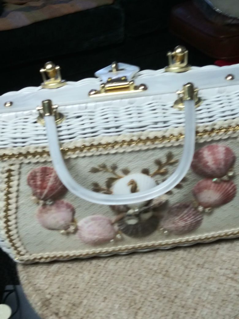 Ladies Box Purse with Seashells on it