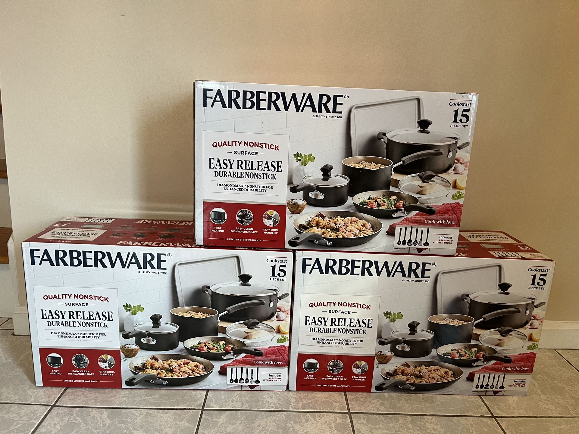 BRAND NEW FARBERWARE 15 PIECE PAN SET.  🥘🥘.   NON STICK DIAMOND MAXX.  CHARCOAL GREY.  WAS $129.99(SEE AD).  XMAS SALE $60 SET🎄🎄