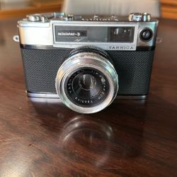 YASHICA minister-D w/ YASHINON 1:2.8 F=4.5cm Lens