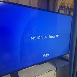 Insignia ( Roku ) 32 Inch Smart Tv