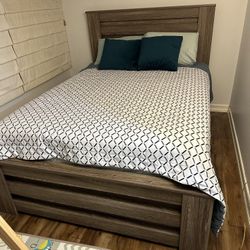 Queen Bed Set: Frame, Mattress, Box Spring 