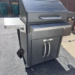 Traeger Silverton 620 Pellet Grill