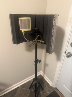 Studio mic stand