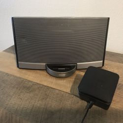 Bose sound dock iPod AUX rechargeable speaker