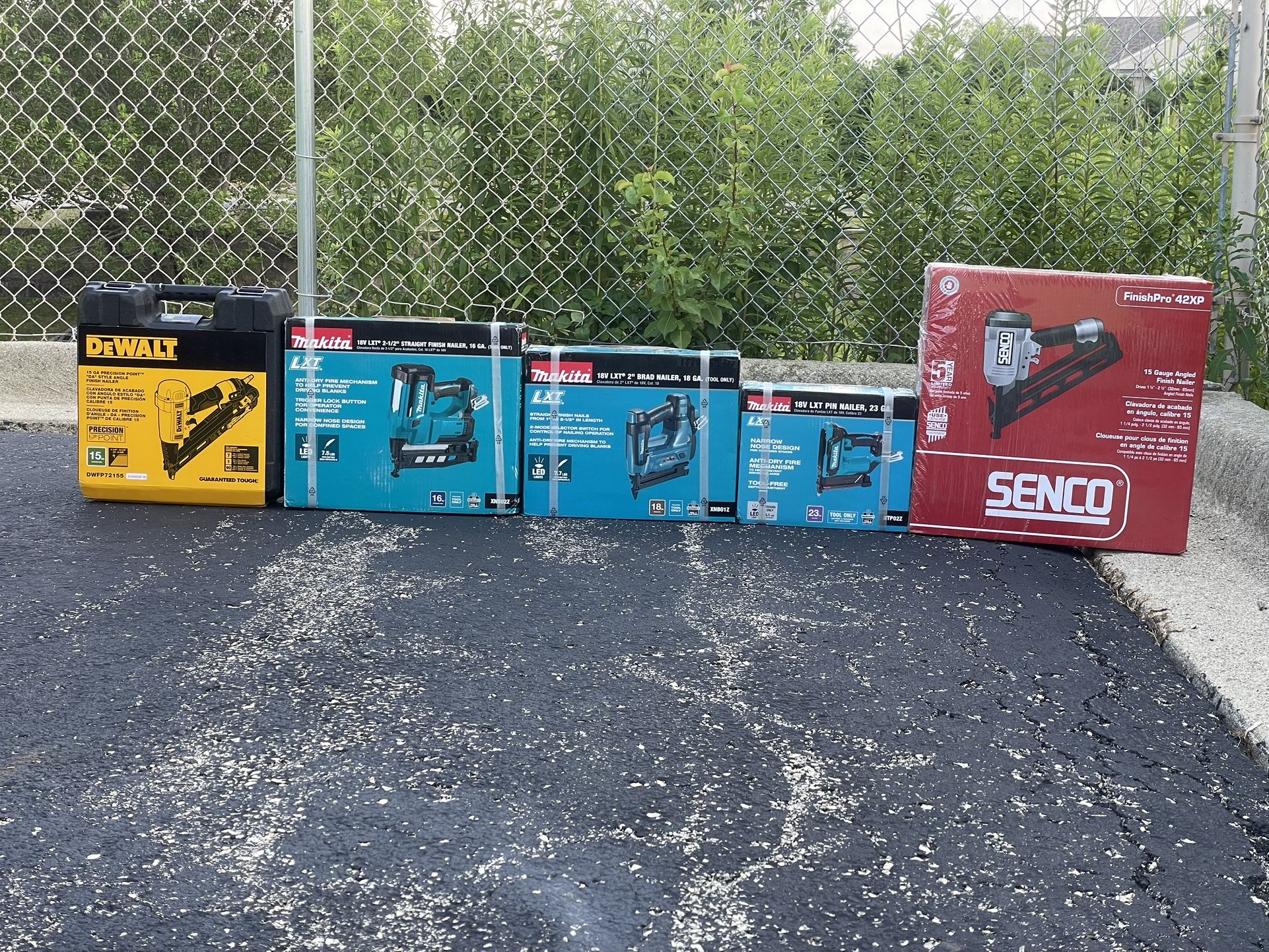 DEWALT & MAKITA Nail Guns [New][Nuevas]