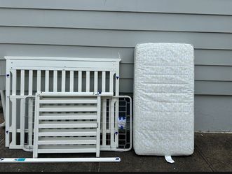 Graco Crib With Mattress 