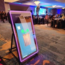 Magic MIRROR Booth