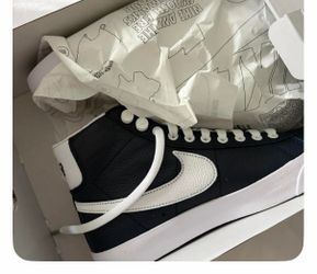 BRAND NEW Never worn 6.5 NIKE Blazers