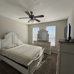 Liberty Furniture Queen Bedroom Set