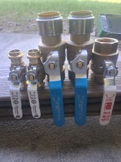 5-Piece New Commercial Brass Ball Valve Lot (SharkBite Max, Mueller, Reliabilt)