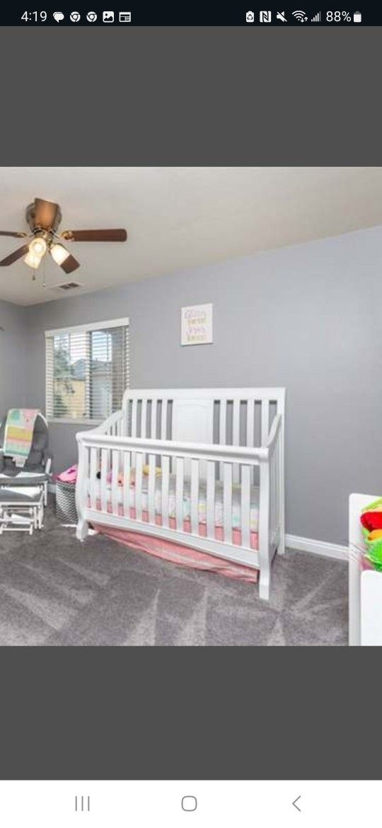 Baby Crib. White. Standard Size