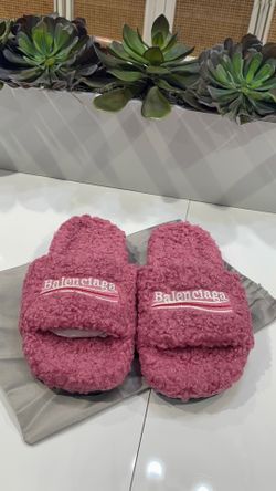 Balenciaga pink slides size 10