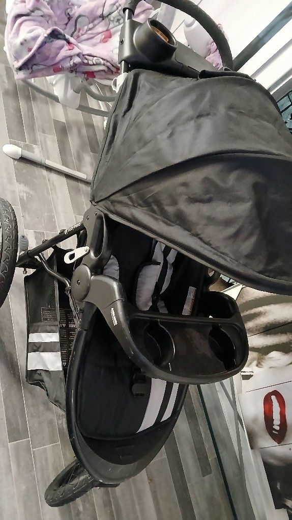 Baby Trend Cityscape Travel Jogger Sysytem Like New