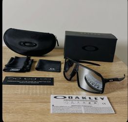 Oakley Sutro