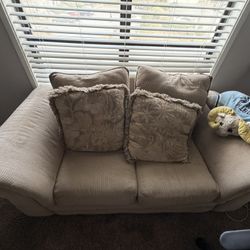 SELLING COUCHES
