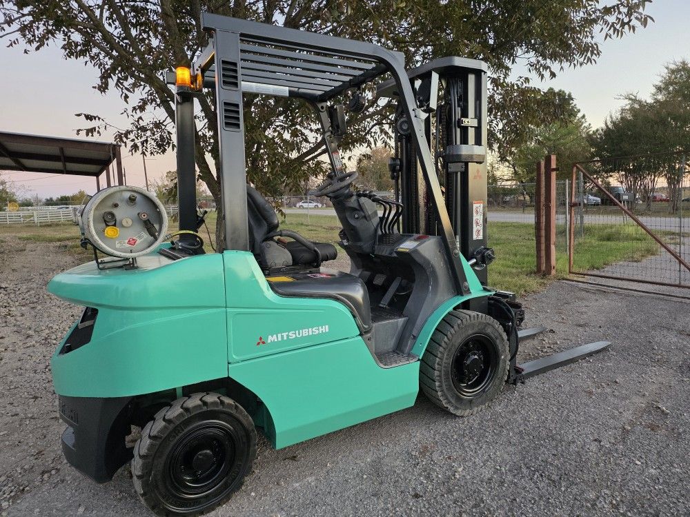 2020 Mitsubishi Forklift For Sale. LOW HOURS