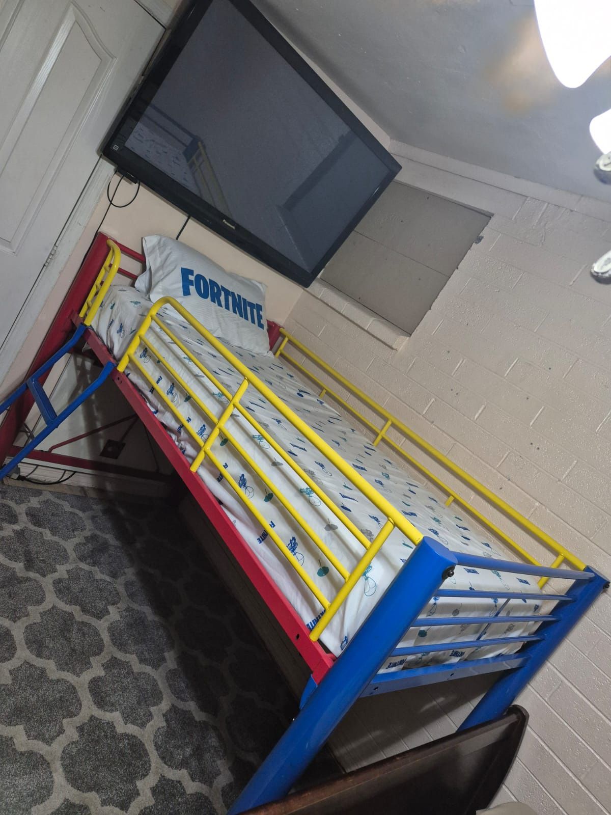 Twin Bed