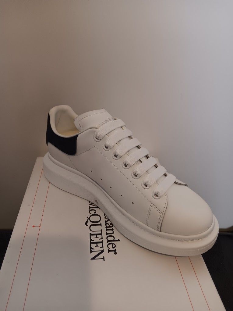 Alexander McQueen Black heel Sneaker