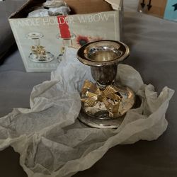 Set Of 2 Candle Holder With A Bow Brand New
