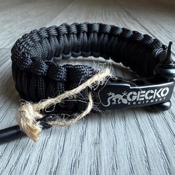 NEW-Gecko Equipment Black King Cobra Paracord Survival Bracelet