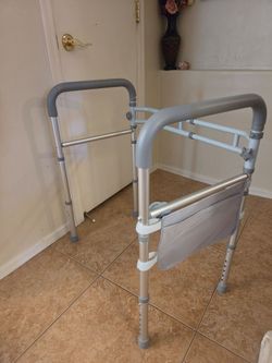 Adjustable seat riser
