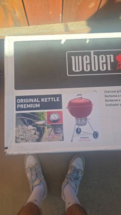 Weber Original Kettle Premium 22" Charcoal Grill