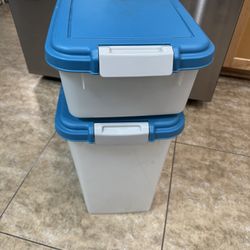 Storage bin W Scoop 