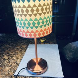 Lamp with ubs port 19 T