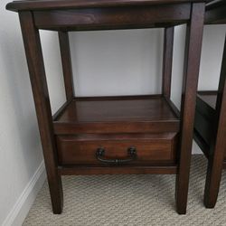 End Tables / Nightstands 