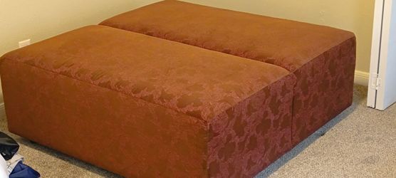 Ottoman for sale
(Price is Negotiable)