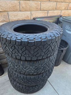 Nitto Recon Grappler All-Terrain Tires – Set of 4