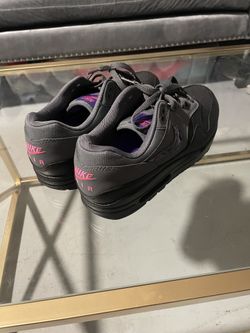 Women’s Nike Sneakers 