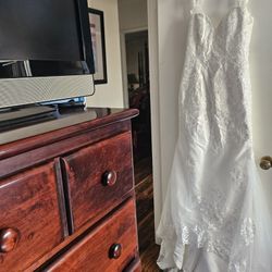 New Wedding Dress/ Never Worn!