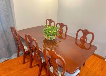 Elegant Solid Wood Chairs (set of 6)