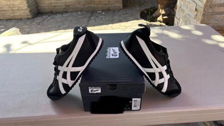 Onitsuka Tiger Sneakers Black White size 7 men , 8.5 women