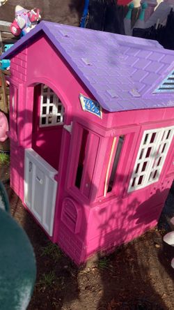 Kids little house $75
