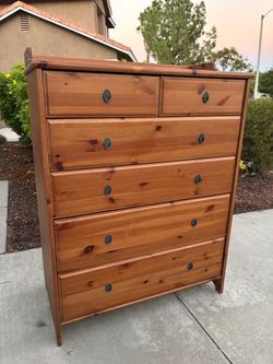 Solid Wood 6 Drawer Dresser Chest of Drawers Furniture Great Condition