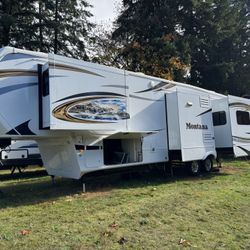 2014 Keystone Montana 362RE