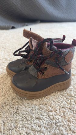 Carter’s 4M toddler boot