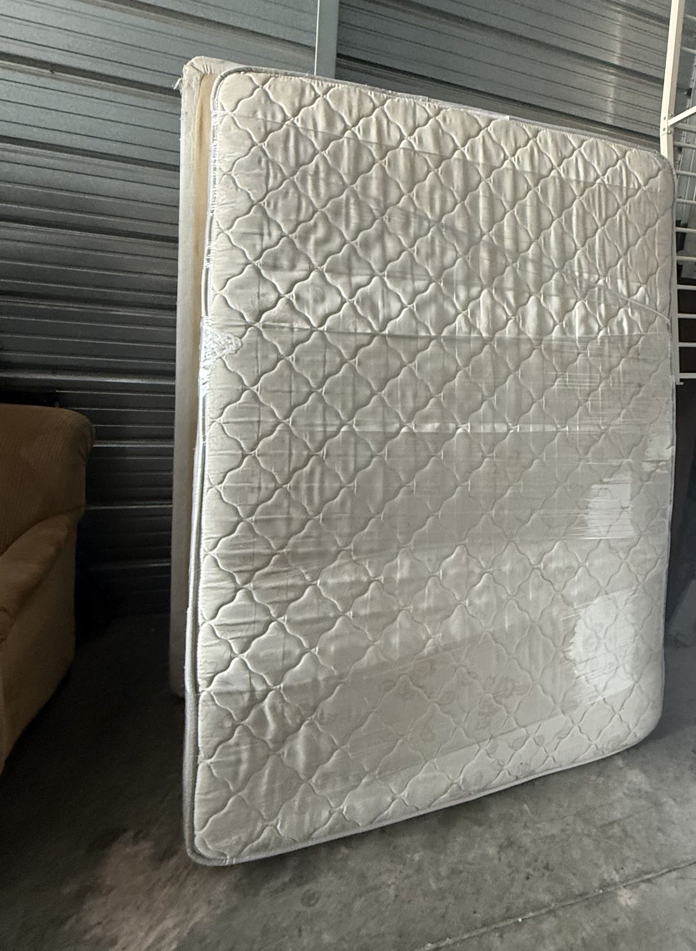 Queen Mattress And Box Spring 