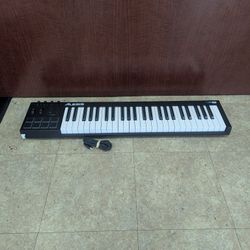 ALESIS M:V49 MIDI KEYBOARD 