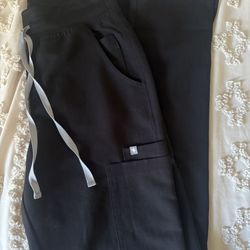 Figs Black Scrub Set 