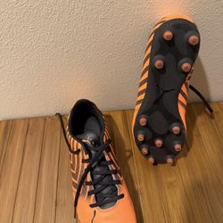 Puma Studs US 9 Men- Like New